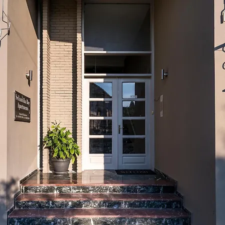 Bay B3 * Szelianítika