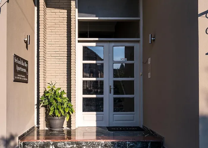 Bay B3 * Selianítika